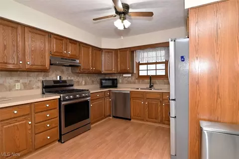 Kitchen - 3302 S Ridge Rd E, Ashtabula, OH 44004 photo 1 of 2