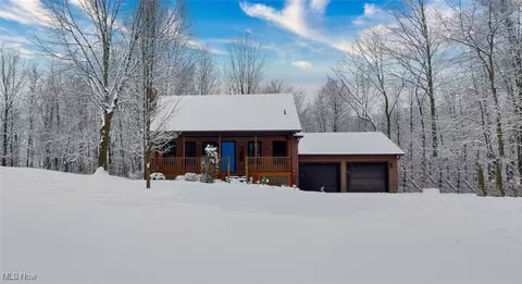 Exterior - 3302 S Ridge Rd E, Ashtabula, OH 44004 photo 2 of 9