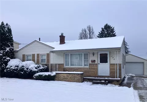 193 Renee Dr, Struthers, OH 44471
