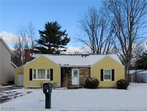 1203 Meadowbrook Blvd, Stow, OH 44224
