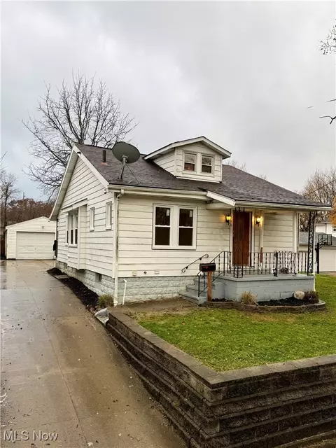 566 Mckinley Ave, Akron, OH 44311