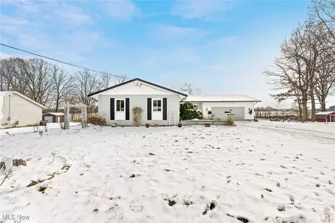 2536 Emmons Dr, New Franklin, OH 44216