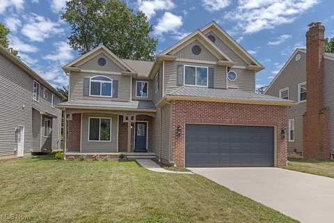 491 Parkside Dr, Bay Village, OH 44140