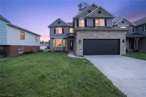 487 Parkside Dr, Bay Village, OH 44140