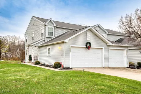 1350 Leeward Ln #D, Willoughby, OH 44094