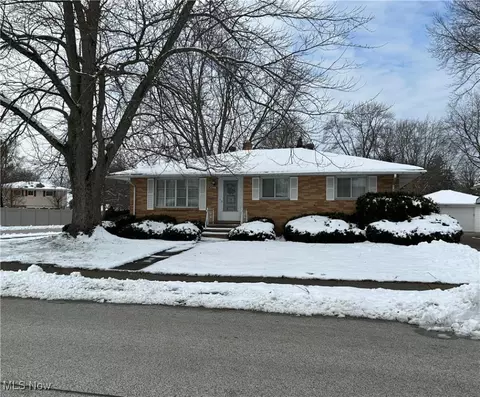 22506 Sharon Ln, Fairview Park, OH 44126