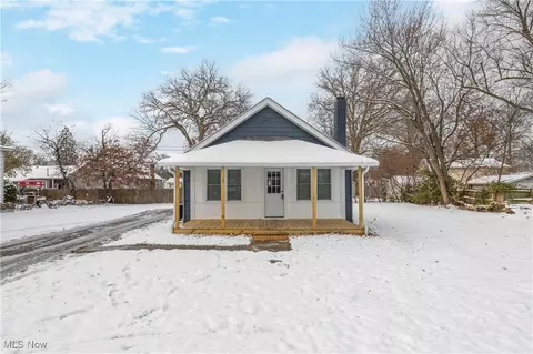 218 Roxboro Rd, Vermilion, OH 44089