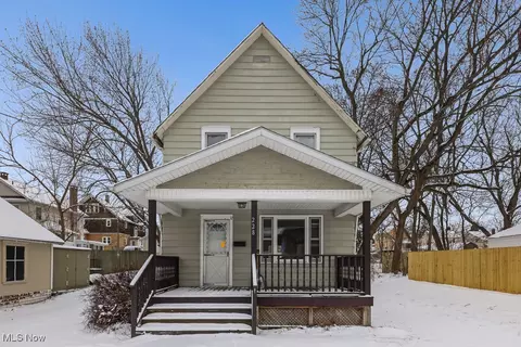 228 W Oxford St, Alliance, OH 44601