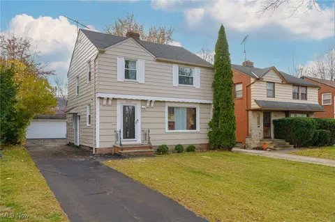 3790 Sherwood Rd, Cleveland, OH 44121