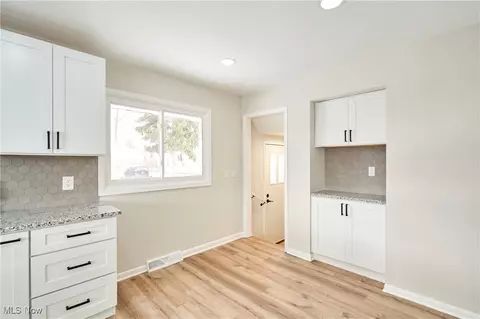 Entry Way - 30705 Grant St, Wickliffe, OH 44092 photo 1 of 2
