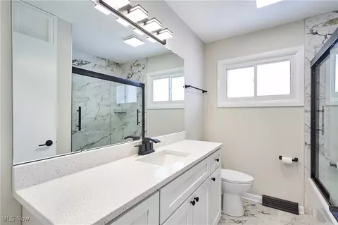 Bath - 30705 Grant St, Wickliffe, OH 44092 photo 5 of 6
