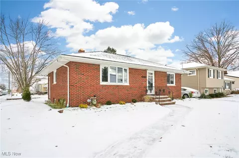 30705 Grant St, Wickliffe, OH 44092