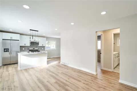 Living - 30705 Grant St, Wickliffe, OH 44092 photo 1 of 3