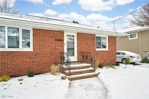 Exterior - 30705 Grant St, Wickliffe, OH 44092 photo 3 of 4