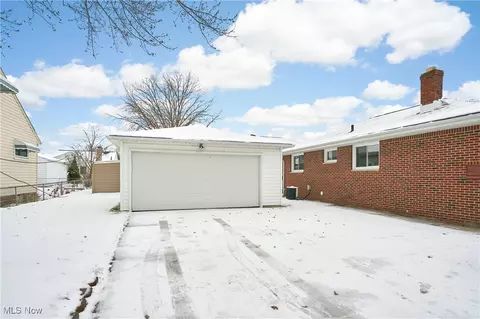 Exterior - 30705 Grant St, Wickliffe, OH 44092 photo 2 of 4
