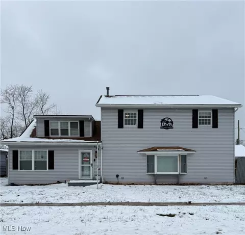 662 Kenilworth Ave, Sheffield Lake, OH 44054