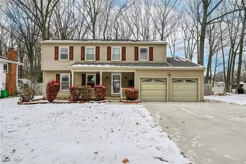 4462 Timberdale Dr, Stow, OH 44224
