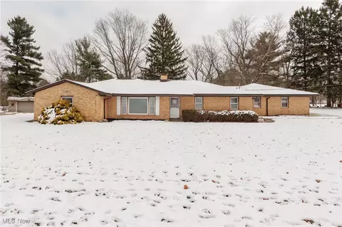 8963 Abbey Rd, North Royalton, OH 44133