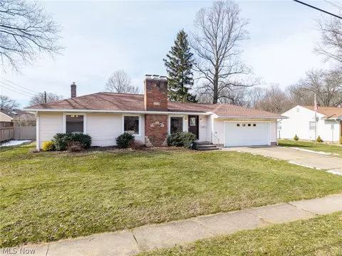 364 Mowbray Rd, Akron, OH 44333