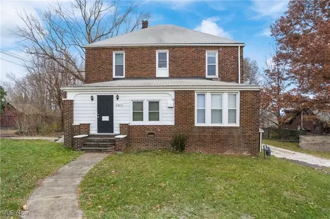 2823 Columbus Rd NE, Canton, OH 44705