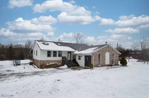 10582 Reynolds Rd, West Farmington, OH 44491