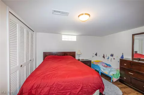 Bedroom - 2000 Coventry Dr, Parma, OH 44134 photo 4 of 4