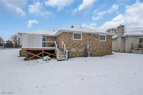 Exterior - 2000 Coventry Dr, Parma, OH 44134 photo 3 of 4
