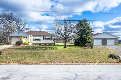 4131 New England Rd, Washington, WV 26181