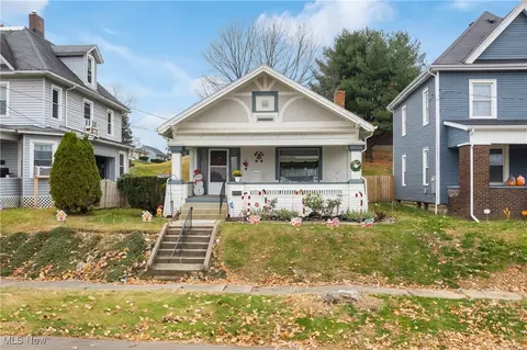 827 9th St SW, Massillon, OH 44647