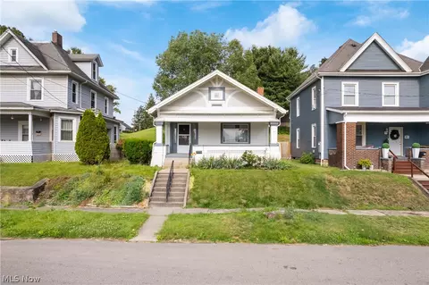 827 9th St SW, Massillon, OH 44647