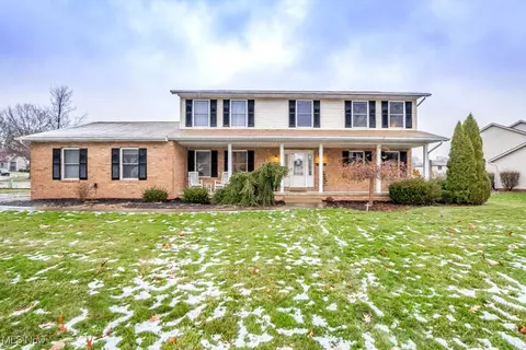 2450 Wildflower Ln NE, Massillon, OH 44646