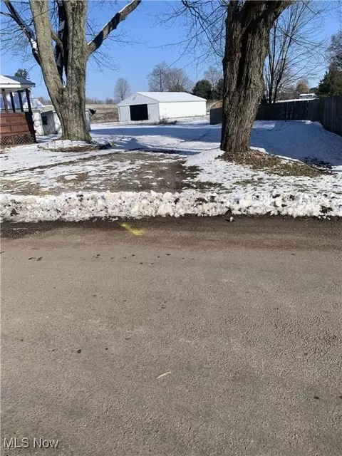 Howard Street, Hanoverton, OH 44423