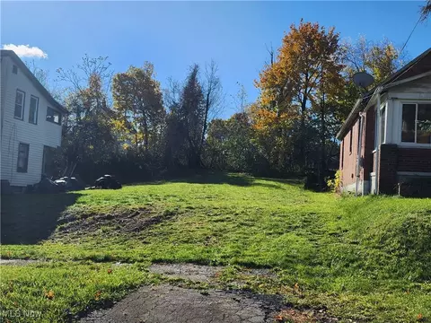 637 Lee Ave, Youngstown, OH 44502