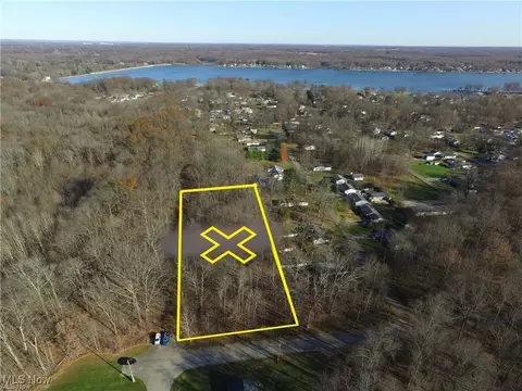 Vl Glenwood Avenue, Lake Milton, OH 44429