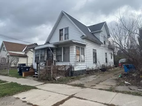 1964 Chase St, Toledo, OH 43611
