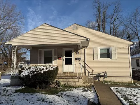 538 Spangler Dr, Zanesville, OH 43701
