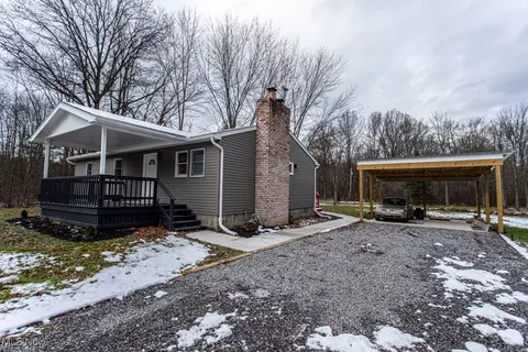 5484 Scott St, Newton Falls, OH 44444