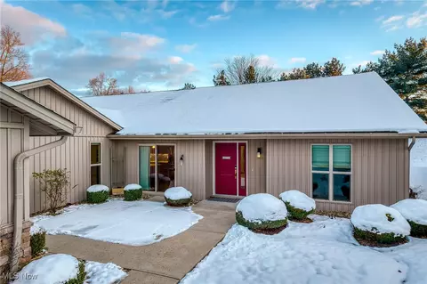 8573 Woodbridge Ct, North Ridgeville, OH 44039