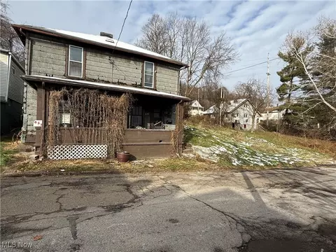 637 And 639 Dehass St, Martins Ferry, OH 43935