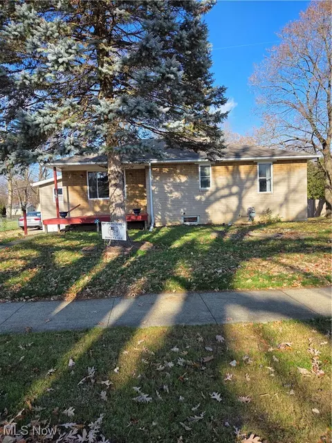139 Adams St, Wellington, OH 44090