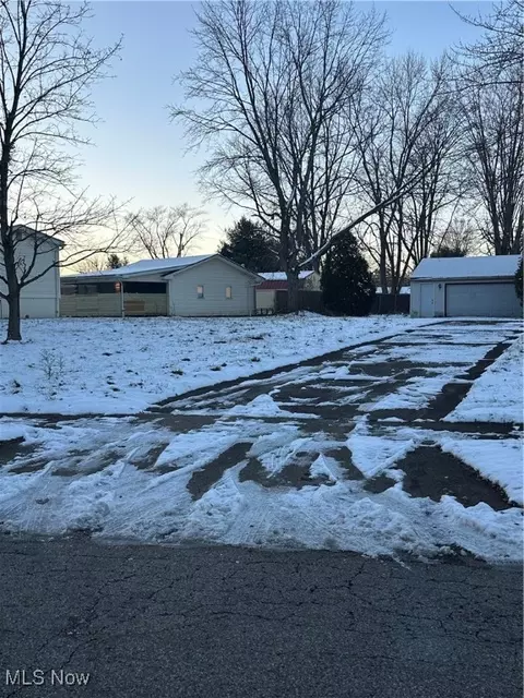 4430 Nantucket Dr, Austintown, OH 44515