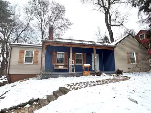 2040 Norwood Blvd, Zanesville, OH 43701