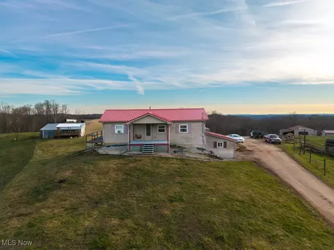 360 E Henniger Rd, Lowell, OH 45744
