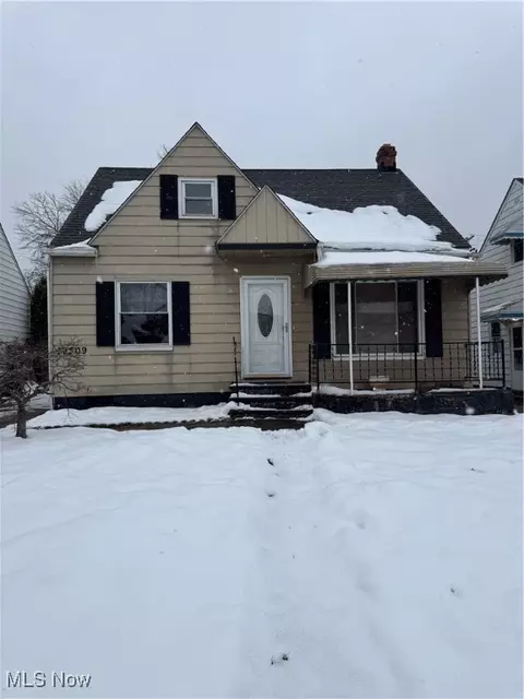 19309 Beverly Ave, Maple Heights, OH 44137