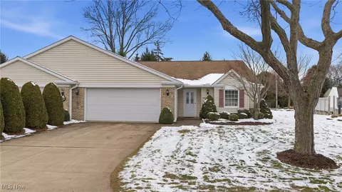 1002 Brittany Dr, Huron, OH 44839