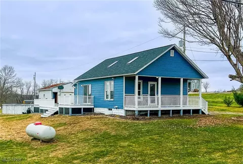 3895 Adamsville Rd, Zanesville, OH 43701