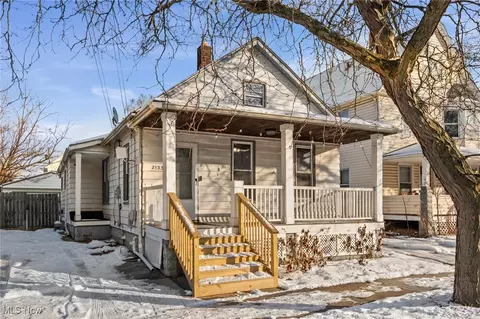 2133 Halstead Ave, Lakewood, OH 44107
