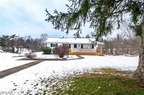 1329 Oak Grove Rd, Waverly, WV 26184