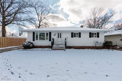 147 Best Dr, Berea, OH 44017