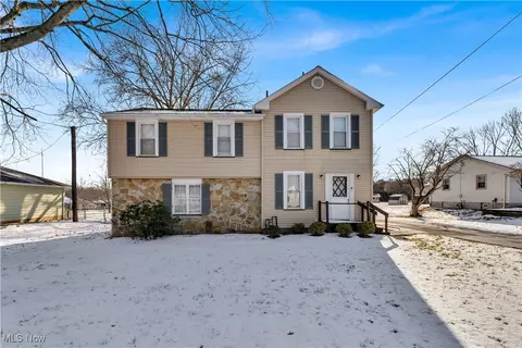 1307 Shields Rd, Youngstown, OH 44511